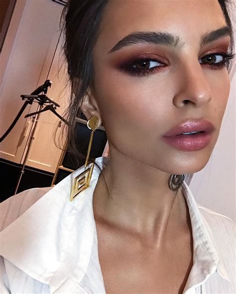 emily ratajkowski lipstick